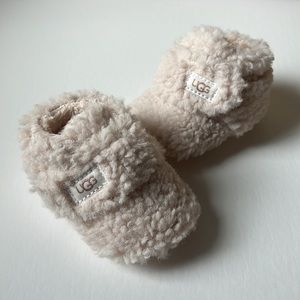 NWOT UGG Bixbee Booties
